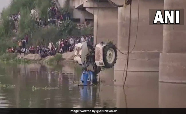 Tractor Carrying 24 Falls Into UP River, 1 Dead, 5 Still Missing: Police