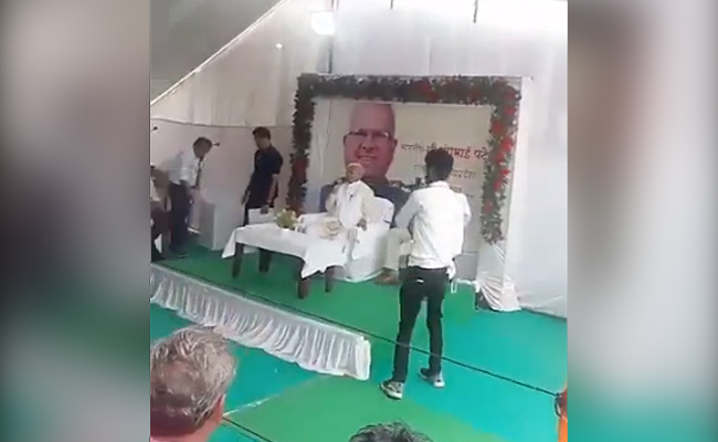 VIDEO: MP के राज्यपाल ने शासकीय कार्यक्रम में मंच से लगवाया जय श्री राम का नारा, उठे सवाल