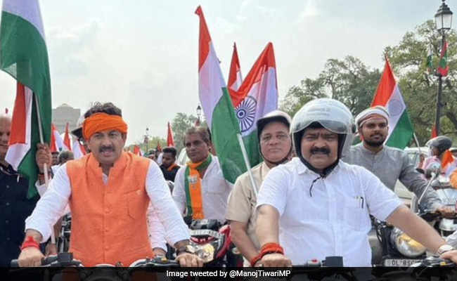 No Helmet During Bike Ride Costs BJP's Manoj Tiwari Rs 20,000