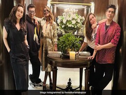करीना कपूर और करण जोहर के साथ स्टाइलिश अंदाज में पोज देती दिखीं करिश्मा कपूर, फैन्स ने कहा- सबसे प्यारी  करीना कपूर और करण जोहर के साथ स्टाइलिश अंदाज में पोज देती दिखीं करिश्मा कपूर, फैन्स ने कहा- सबसे प्यारी