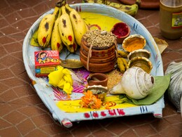 Karwa Chauth 2022: करवा चौथ पर लंबी सुहाग के लिए की जाती है गणपति से प्रर्थना, यहां जानें उसकी कथा Karwa Chauth 2022: करवा चौथ पर लंबी सुहाग के लिए की जाती है गणपति से प्रर्थना, यहां जानें उसकी कथा