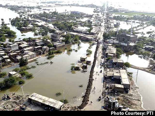India Reportedly Discussing Flood Aid To Pakistan, Other Top Stories