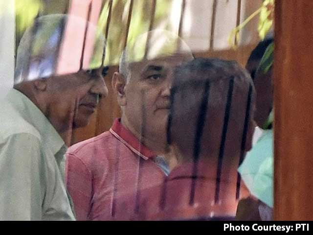 मनीष सिसोदिया के ठिकानों पर छापे के दौरान CBI को नहीं मिले दो आरोपी , विदेश भागने की आशंका - सूत्र