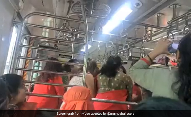 Viral Video: Women Perform Garba On Mumbai Local, Internet Says "Festivities In The Air"