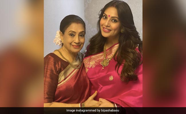 Pregnant Bipasha Basu Wishes To Be Like Her Mom Mamta Basu, Shares Pics From Her Baby Shower