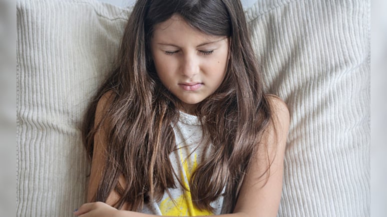 बच्चों में उम्र से पहले हार्मोनल बदलाव! जंक फूड्स से लेकर स्क्रीन टाइम बढ़ा रहा Early Puberty? डॉक्टर की पेरेंट्स को सलाह