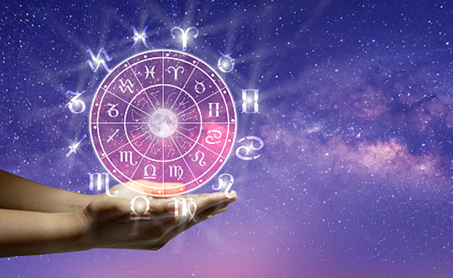 Rajyog: 59 साल बाद बनने जा रहा है 5 राजयोग, इन राशि वालों की किस्मत में लगेंगे चार चांद!