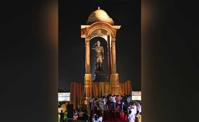Toll Plaza Gates Were Widened To Transport Stone For Netaji Bose Statue