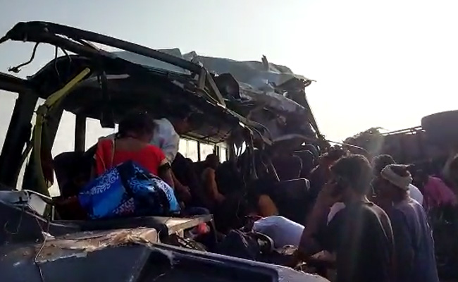 8 Killed, Over 25 Injured In Bus-Truck Collision In UP's Lakhimpur Kheri