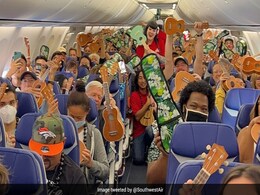 Hawaii-Bound Passengers Got Free Ukuleles And Lessons, Courtesy Southwest Airlines Hawaii-Bound Passengers Got Free Ukuleles And Lessons, Courtesy Southwest Airlines