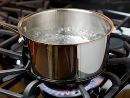 सुबह गुनगुने पानी में आधा चम्मच घी मिलाकर पीने से मिलते हैं 6 बड़े फायदे सुबह गुनगुने पानी में आधा चम्मच घी मिलाकर पीने से मिलते हैं 6 बड़े फायदे