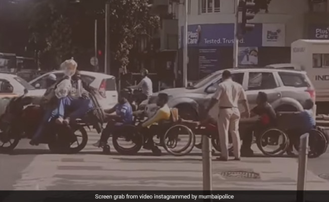 Heartwarming Video: Mumbai Cop Helps Specially-Abled People Cross Busy Road