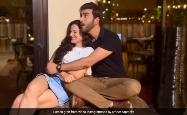 पाकिस्तानी एक्टर की मोहब्बत में डूबीं गदर फिल्म की 'सकीना' ? अमीषा पटेल के इस रोमांटिक वीडियो को लेकर डेटिंग की चर्चा हुई तेज