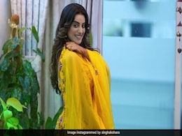 फैंस की स्पेशल डिमांड पर भोजपुरी क्वीन अक्षरा सिंह ने बनाया ये खास वीडियो, देखकर फैंस बोले- जियो हमार रानी फैंस की स्पेशल डिमांड पर भोजपुरी क्वीन अक्षरा सिंह ने बनाया ये खास वीडियो, देखकर फैंस बोले- जियो हमार रानी