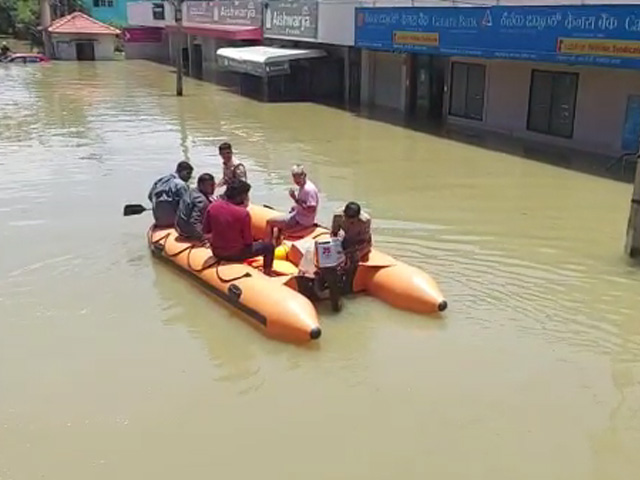 Bengaluru Rain: Heavy Rain Causes Waterlogging, Traffic Jams