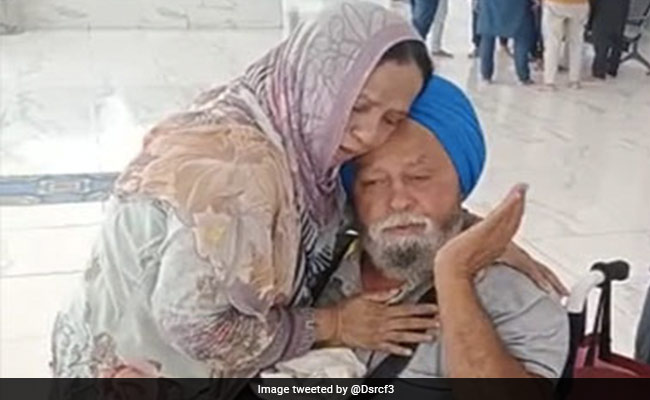 Indian Sikh Separated At Partition Meets Pakistani Muslim Sister In Kartarpur