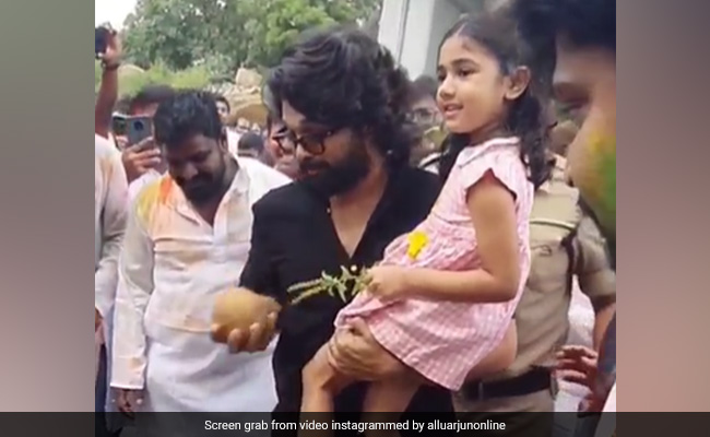 Ganesh Chaturthi 2022: Inside Allu Arjun And Daughter Arha's Festivities