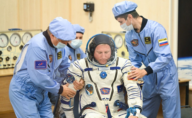 3 Russian Cosmonauts Return To Earth After 195 Days On Space Station
