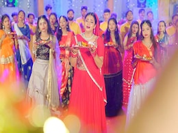 नवरात्रि पर प्रीति राय और आस्था का देवी गीत ''आंसूआ के धार' ने मचाया धूम, रिलीज होते ही लाखों में पहुंचा व्यूज    नवरात्रि पर प्रीति राय और आस्था का देवी गीत ''आंसूआ के धार' ने मचाया धूम, रिलीज होते ही लाखों में पहुंचा व्यूज