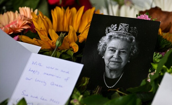 Queen Elizabeth Died Of "Old Age", But What Does That Really Mean?