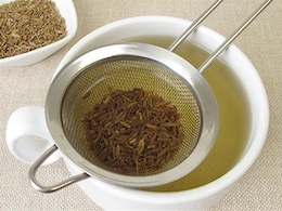 मोटापा कम करने के लिए सुबह खाली पेट करें दालचीनी, सौंफ और जीरा के पानी का सेवन, यहां जानें फायदे और इसे बनाने की विधि