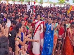 Video: Have You Seen Sharad Pawar's Daughter Supriya Sule Do The Garba Yet? Video: Have You Seen Sharad Pawar's Daughter Supriya Sule Do The Garba Yet?