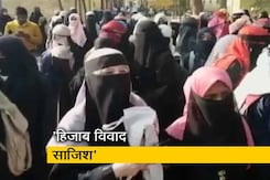 कर्नाटक सरकार ने कहा, 'PFI की सलाह पर काम कर रहे हैं छात्र' कर्नाटक सरकार ने कहा, 'PFI की सलाह पर काम कर रहे हैं छात्र'