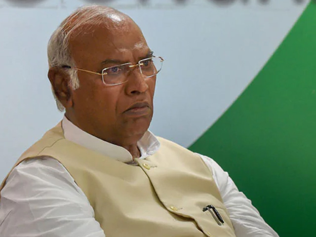 Mallikarjun Kharge, Congress President Contender, Quits Rajya Sabha Post