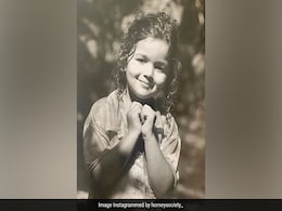 तस्वीर में दिख रही ये मासूम बच्ची आज है बॉलीवुड की सुपरस्टार, जल्द कपूर परिवार को देगी खुशखबरी, पहचाना क्या ? तस्वीर में दिख रही ये मासूम बच्ची आज है बॉलीवुड की सुपरस्टार, जल्द कपूर परिवार को देगी खुशखबरी, पहचाना क्या ?