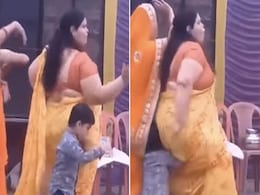 हरियाणवी गाने पर ठुमके लगाते गर्दा उड़ा रही थीं 'आंटी' तभी फैल गया रायता! हरियाणवी गाने पर ठुमके लगाते गर्दा उड़ा रही थीं 'आंटी' तभी फैल गया रायता!