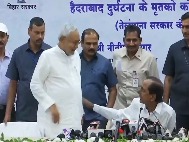 Video Of KCR Coaxing Nitish Kumar To Sit At Press Meet Is Viral