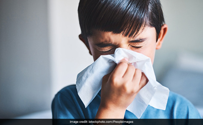 Cough, runny nose, nausea and fever are common symptoms of H3N2 influenza