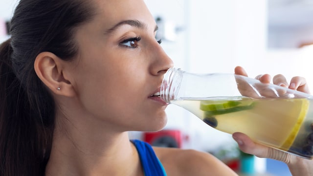 Redness In Skin: Healthy teas like green tea can help reduce redness caused by acne or pimples