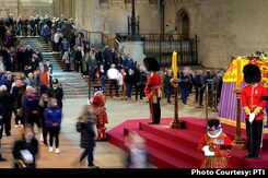 "Difficult, But Worth It": Thousands Wait In Line To Pay Respects To Queen Elizabeth "Difficult, But Worth It": Thousands Wait In Line To Pay Respects To Queen Elizabeth