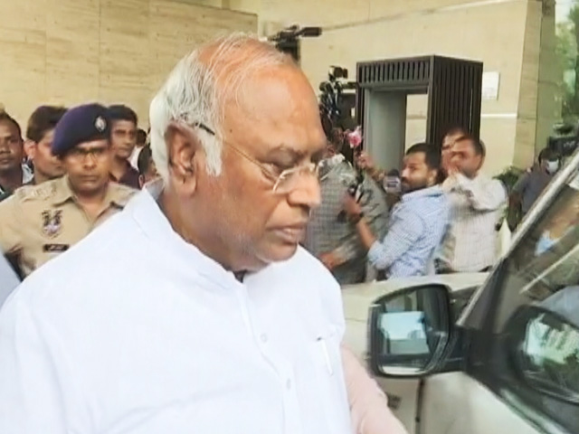 Congress' Official Choice? Mallikarjun Kharge Makes Last-Minute Entry