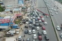 Commuters Stuck Due To Massive Traffic Snarls On Delhi-Jaipur Highway Commuters Stuck Due To Massive Traffic Snarls On Delhi-Jaipur Highway