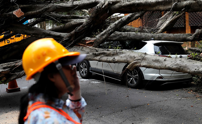 Buildings Crumble After 6.9 Magnitude Earthquake Strikes Taiwan