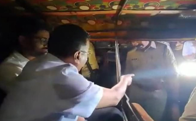 पुलिसकर्मियों से दिल्ली के CM केजरीवाल की कथित बदसलूकी पर पूर्व IPS अफसरों ने लिखा राष्ट्रपति को पत्र