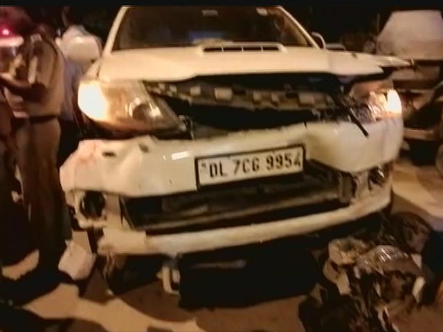 Watch: SUV Rams Multiple Vehicles, Drags Man For 100 Metres In Delhi