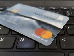 Man Sent Credit Card To Woman For 10 Seconds On LinkedIn, Here's What Happened Next