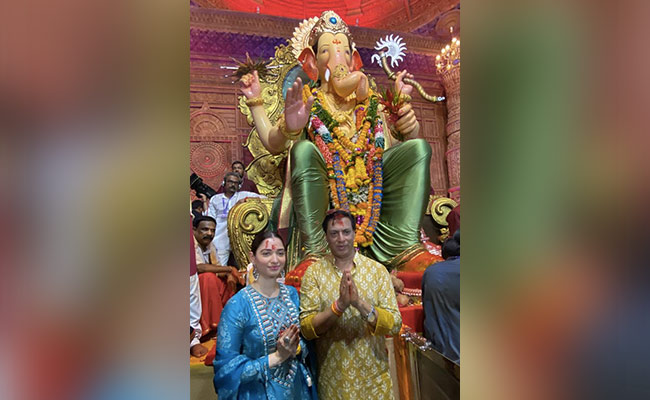 Tamannaah Bhatia And Shamita Shetty Visit Lalbaugcha Raja. See Pics