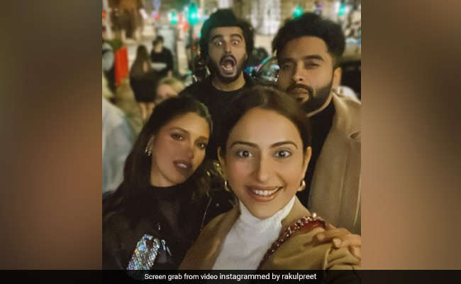 Rakul Preet Singh Parties With Arjun Kapoor, Bhumi Pednekar And ...