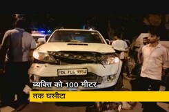 दिल्ली: फॉर्च्यूनर कार ने कई वाहनों को मारी टक्कर दिल्ली: फॉर्च्यूनर कार ने कई वाहनों को मारी टक्कर