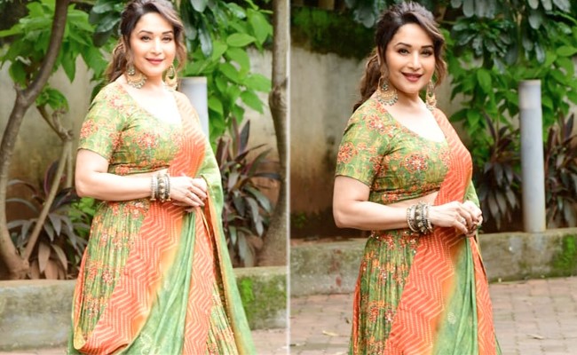 Madhuri Dixit's Colourful <i>Lehenga</i> Is Perfect For Your Next <i>Garba</i> Night