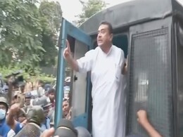 कोलकाता में रोका गया BJP का विरोध जुलूस, आंसूगैस और पानी की बौछारों का किया गया इस्तेमाल कोलकाता में रोका गया BJP का विरोध जुलूस, आंसूगैस और पानी की बौछारों का किया गया इस्तेमाल