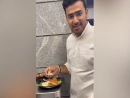 'मेरा डोसा किसने खाया?": BJP नेता तेजस्वी सूर्या और कांग्रेस नेताओं ने एक-दूसरे पर छोड़े तीर 'मेरा डोसा किसने खाया?": BJP नेता तेजस्वी सूर्या और कांग्रेस नेताओं ने एक-दूसरे पर छोड़े तीर