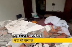 उत्तराखंड युवती मर्डर: रिजॉर्ट पर बुलडोज़र चलने पर उठ रहे सवाल उत्तराखंड युवती मर्डर: रिजॉर्ट पर बुलडोज़र चलने पर उठ रहे सवाल