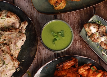 Nawabi Kababi Offers A Slice Of Old Delhi Through Its Lip-Smacking Kebabs Nawabi Kababi Offers A Slice Of Old Delhi Through Its Lip-Smacking Kebabs