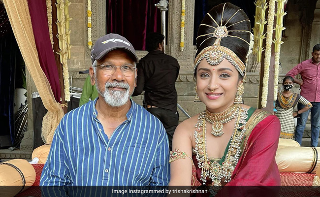 <i>Ponniyin Selvan</i> Star Trisha Shares A Pic With Director Mani Ratnam, Says "Thank You Sir For It All"