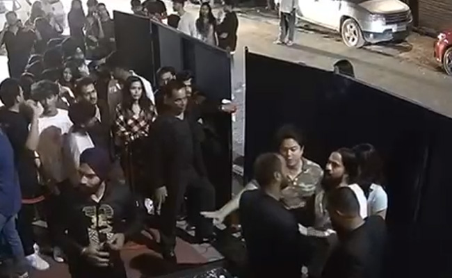 Video: South Delhi Pub's Bouncers Rain Blows After Fight Over Entry